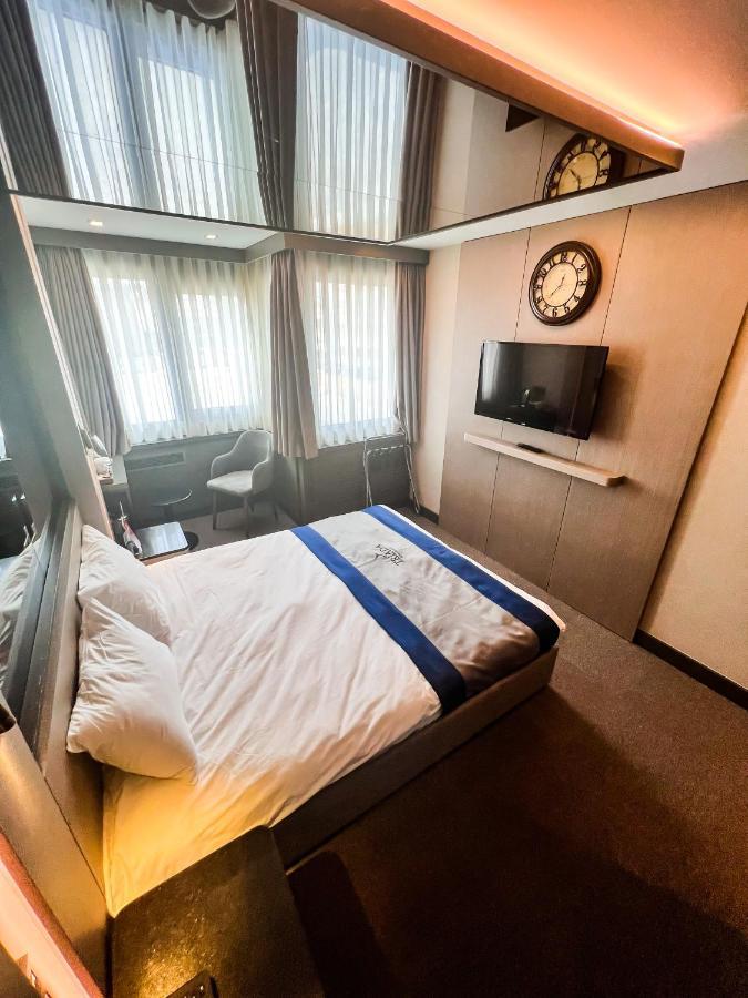 Отель Triada Karakoey 4*